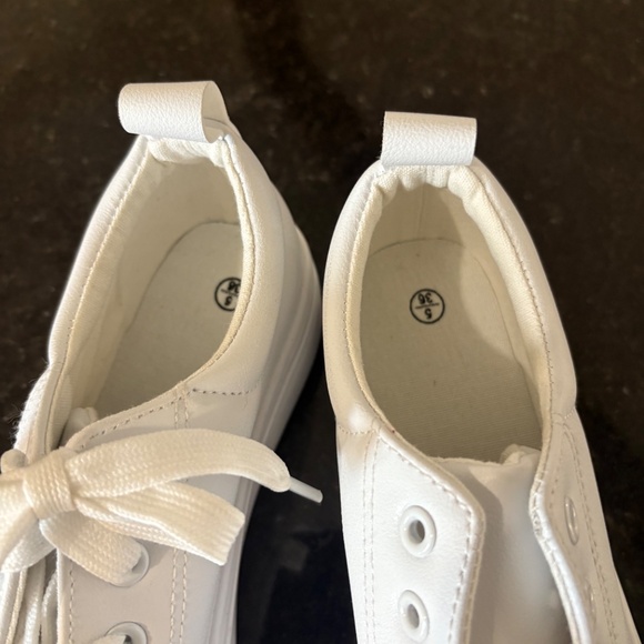 NEW - Women's Fashion Casual White Platform Sneakers - SZ 5 - Picture 7 of 12